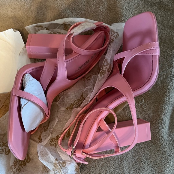 NWT ASOS Public Desire Pink Pumps | Size 9 Wide - Picture 5 of 5